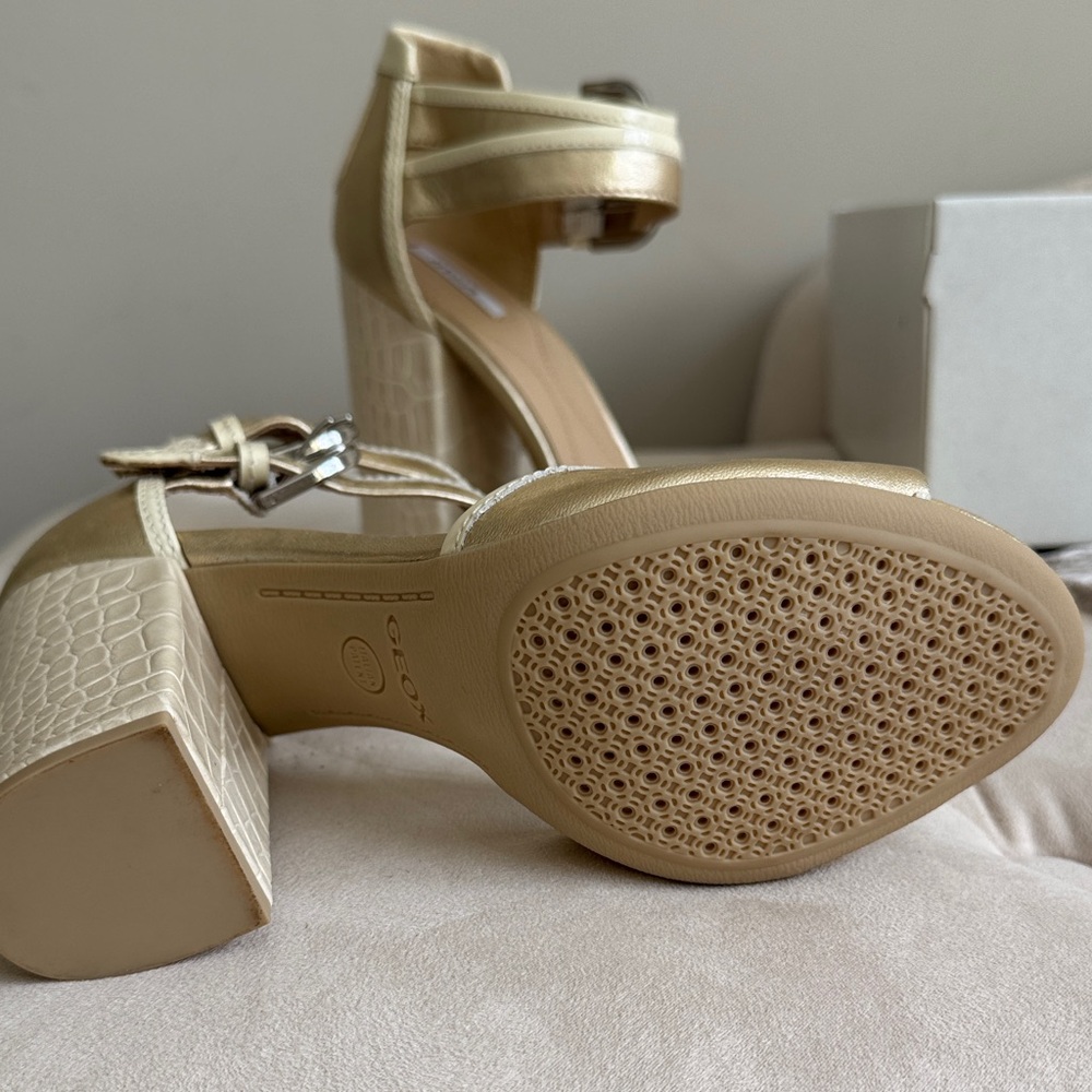 Geox Gold Women's Heels with Buckle Straps - Picture 5 of 6